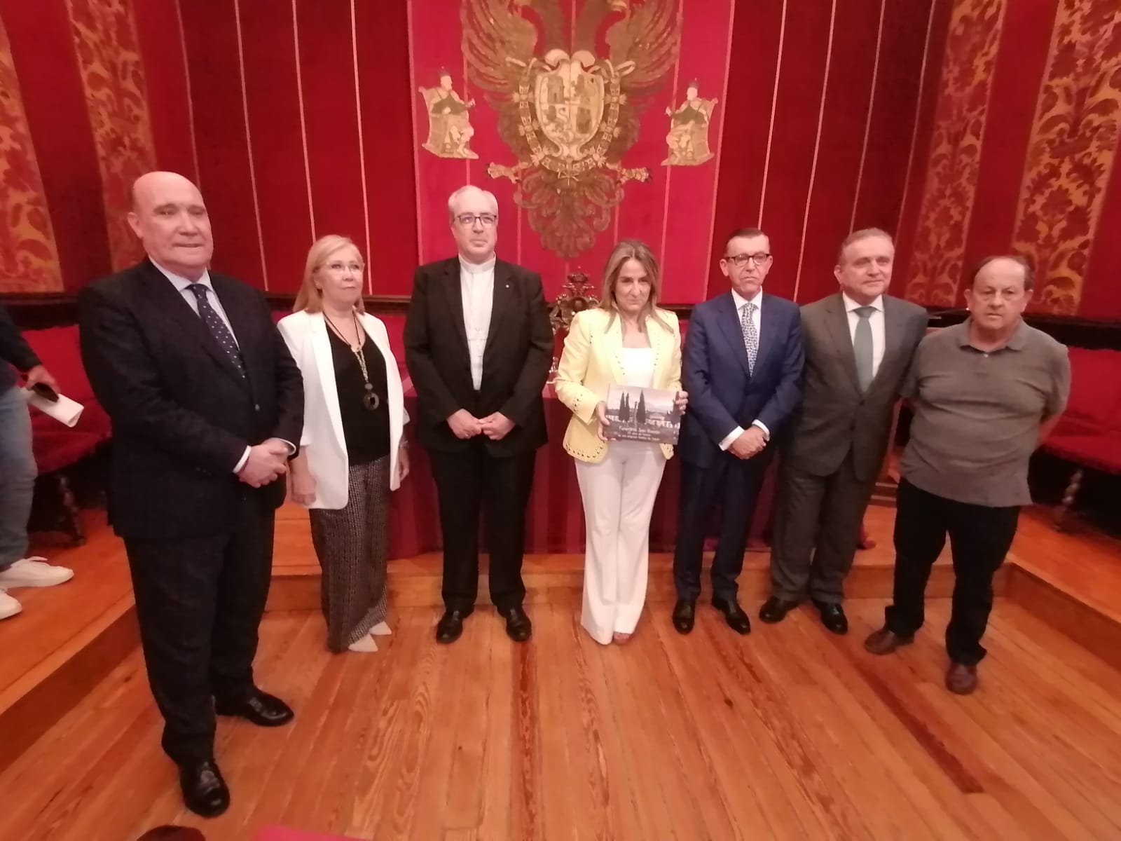 La Funeraria San Rom N Presenta Un Libro Que Recoge La Historia De Una