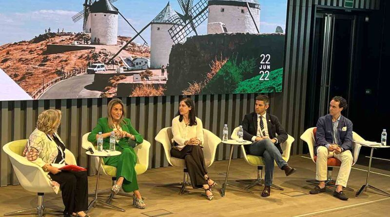 La alcaldesa de Toledo participa en Madrid en la Jornada “Las energías renovables: retos y oportunidades”