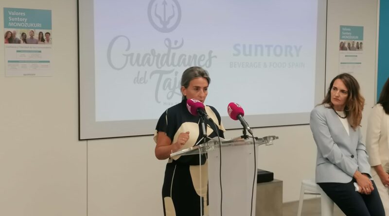 Milagros Tolón destaca el compromiso de Suntory con Toledo y los toledanos a través del proyecto ‘Guardianes del Tajo’