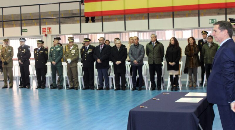 El Ayuntamiento de Toledo se vuelca con la Policía Nacional en su 199 aniversario. El equipo de Gobierno traslada su felicitación a la Policía Nacional en el acto del 199 aniversario de su fundación.