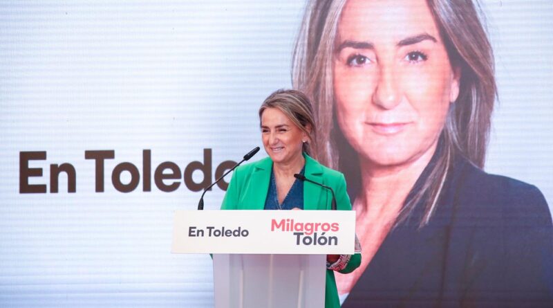 Milagros Tolón anuncia la reforma de la plaza del Sagrario del barrio de Santa Bárbara con 400.000 euros de fondos europeos.