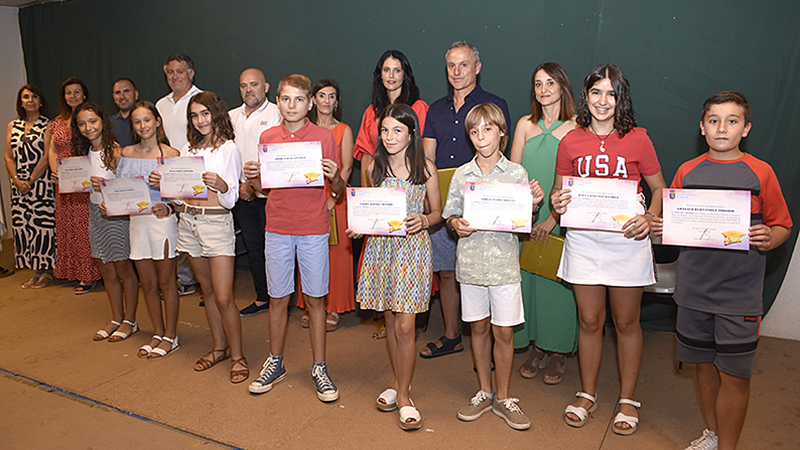 Entrega de becas de excelencia en Argés (1)