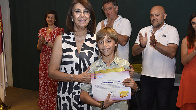 Entrega de becas de excelencia en Argés (9)
