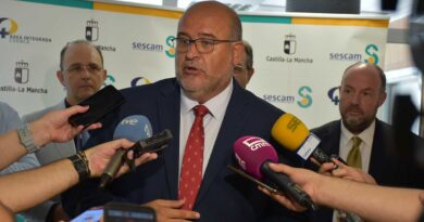La JJCM abre contactos para aprobar un nuevo estatuto de Autonomía Castilla-La Mancha. El Gobierno regional de la Junta de Comunidades de Castilla-la Mancha ha iniciado
