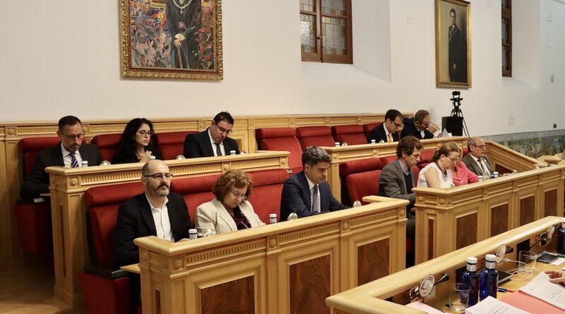 El Pleno del Ayuntamiento de Toledo ratifica el compromiso con la defensa de la Constitución