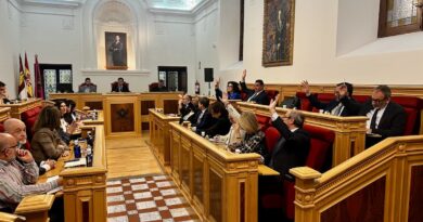 El Ayuntamiento aprueba por unanimidad un nuevo horario de bibliotecas municipales.