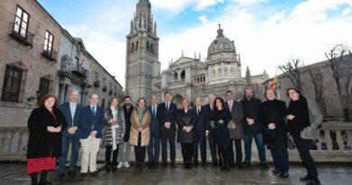 Toledo Luz de Europa, lema para conseguir la Capitalidad Europea de la Cultura en 2031. El alcalde de Toledo, Carlos Velázquez ha presidido esta tarde la primera reunión del Consejo Asesor de la candidatura de Toledo.