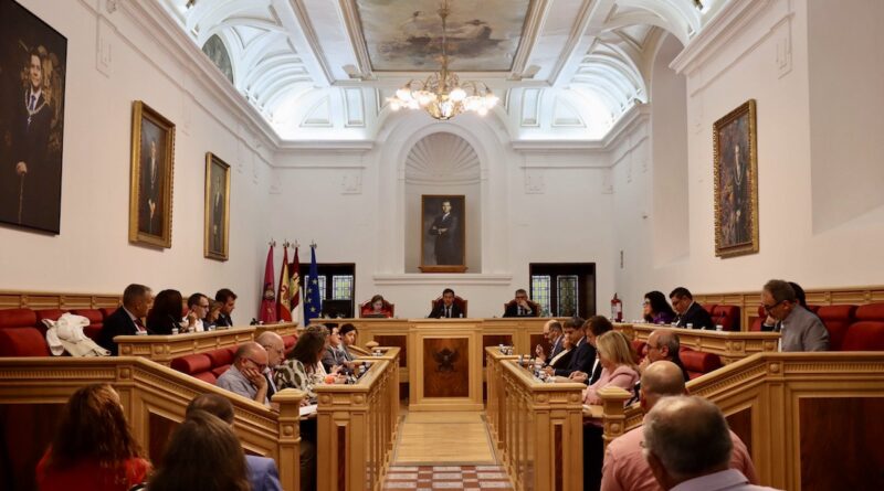 El Pleno del Ayuntamiento solicita a la Junta la declaración del Corpus Christi como Bien de Interés Cultural