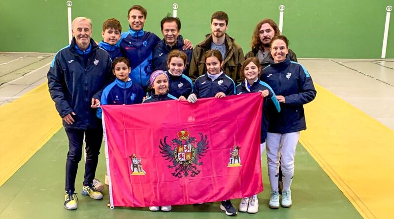 Esgrimistas del Club de Esgrima Toledo en el Torneo Regional de Alovera.