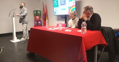 Enrique Santiago inaugura la nueva sede del PCE e IU en Toledo