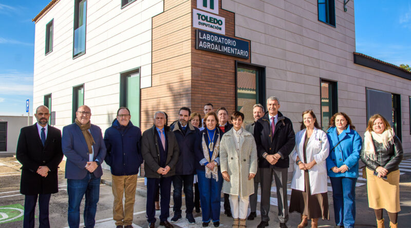 La presidenta de la Diputación de Toledo y la ministra de Vivienda y Agenda Urbana visitan el Laboratorio Agroalimentario.