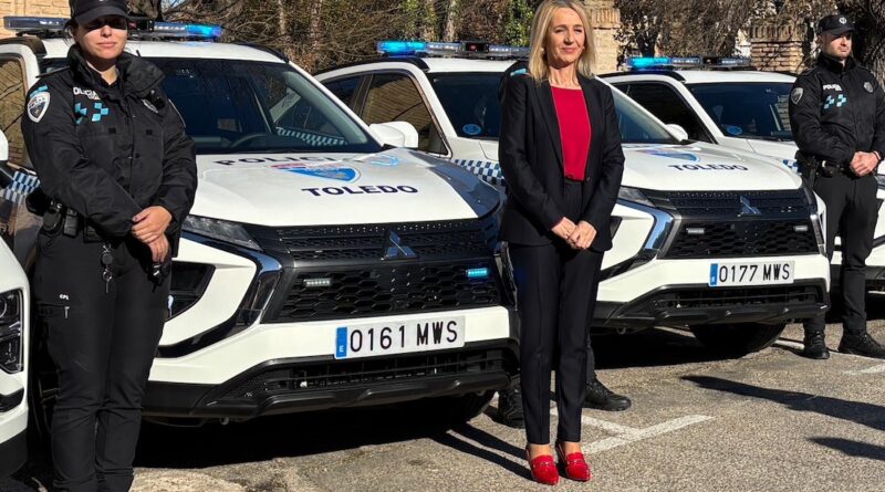 Toledo presenta sus nuevos vehículos y dispositivos táser para modernizar la Policía Local