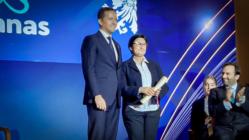 Apanas