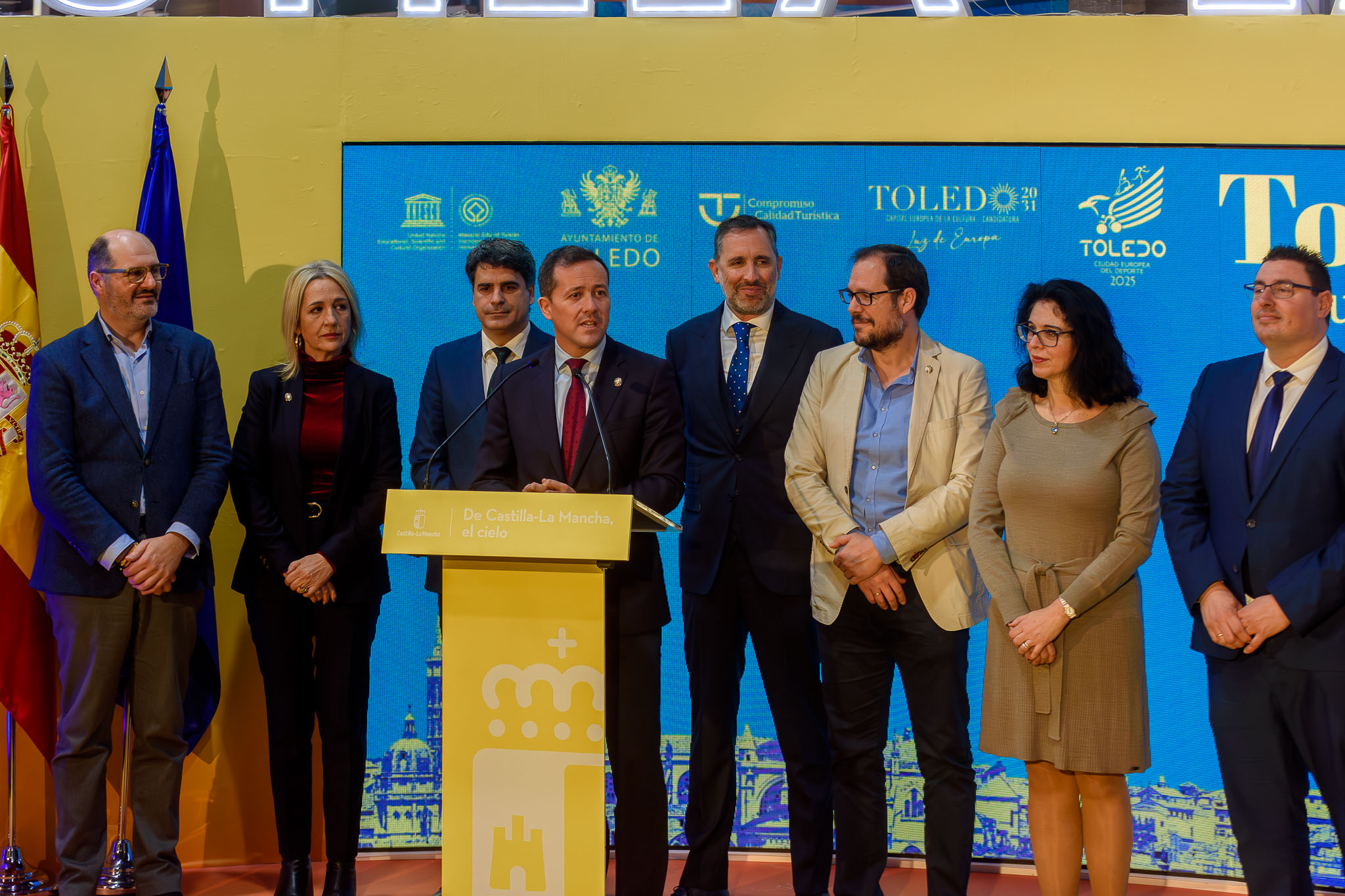 El alcalde de Toledo, Carlos Velázquez, presenta la oferta turística de la ciudad en Fitur.