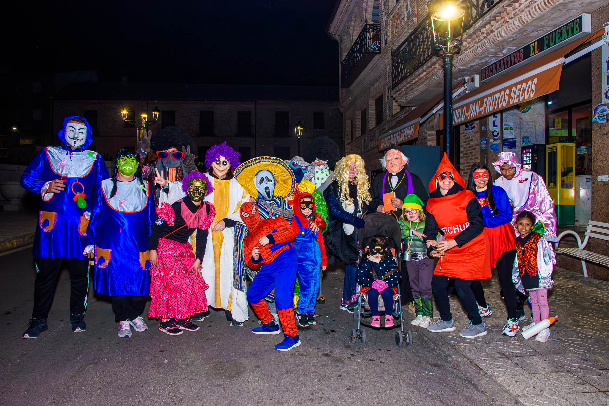 Sanantones recorriendo las calles de Gálvez durante la fiesta de San Antón Sanantones recorriendo las calles de Gálvez durante la fiesta de San Antón.