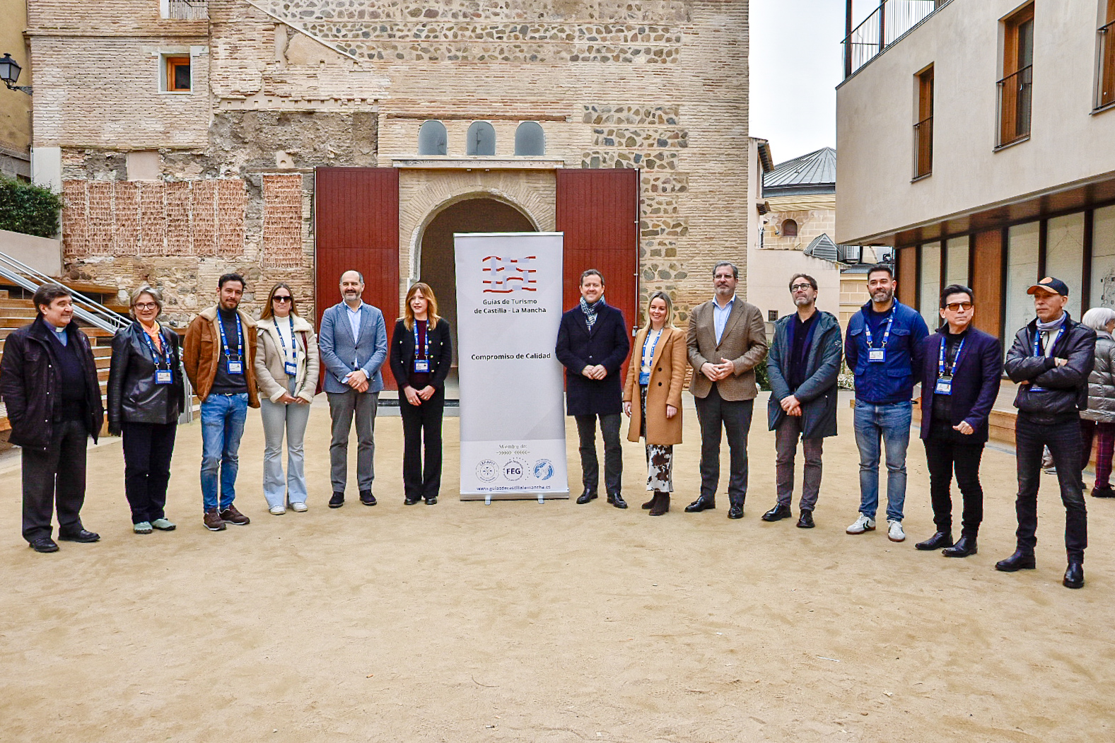 Guías profesionales de turismo de Toledo celebraron su día con visitas guiadas al "Salón Rico" y la Mezquita de Tornerías, y reivindicaron mejoras en su sector.