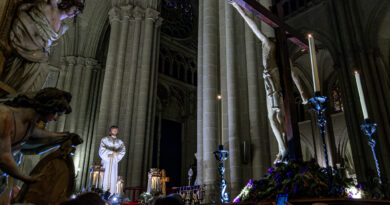 El Nazareno Cautivo se encontró en la catedral con el Cristo de la Vega