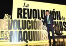 El director general de Eurocaja Rural, Víctor Manuel Martín López, y el comunicador Jesús Olmedo presentan la campaña ‘La revolución de los máquinas’ que reivindica la banca humana.