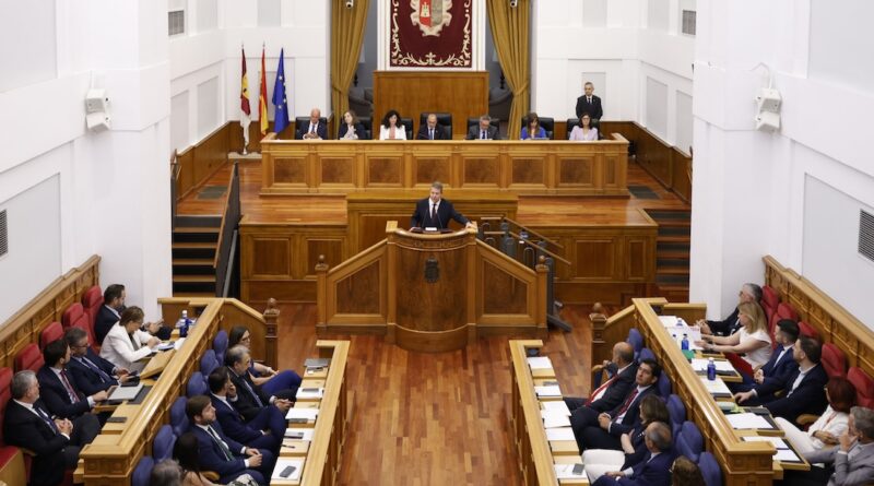 Las Cortes de Castilla-La Mancha aprueban el nuevo Estatuto de Autonomía con respaldo de PSOE y PP