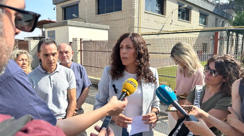 El PSOE denuncia dos años de parálisis y abandono con Carlos Velázquez al frente del Ayuntamiento