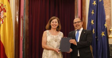 Bellido entrega a Armengol el nuevo Estatuto de Autonomía confiando en mantener el consenso y sumar nuevos apoyos