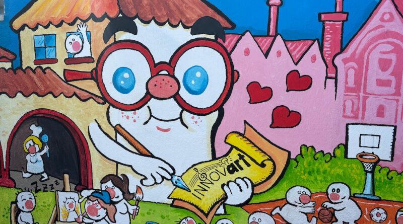 El colegio Fábrica de Armas estrena un mural de Toni Reollo