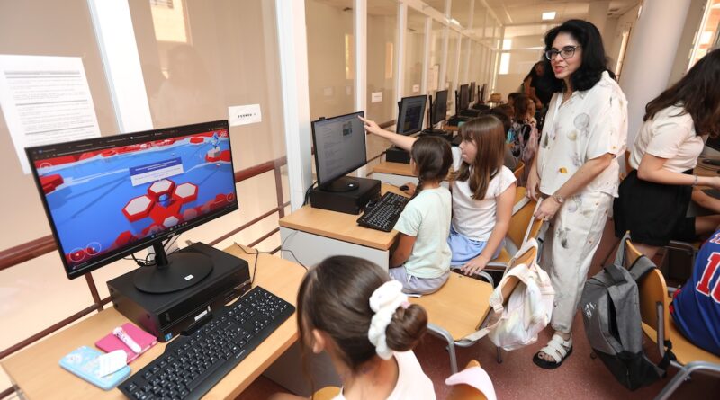 El Ayuntamiento valora la celebración del Campamento Digital para potenciar el talento juvenil