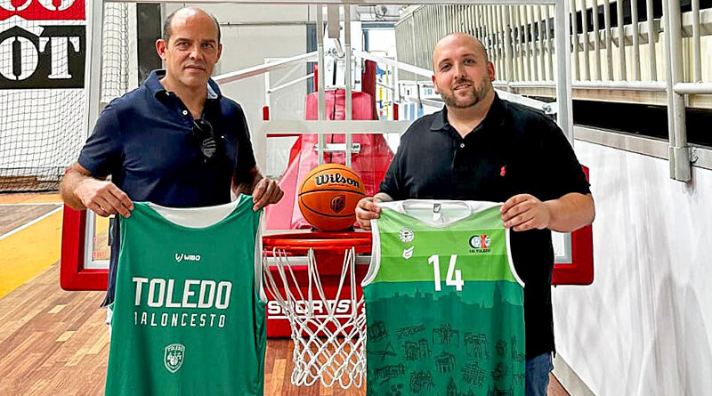 Presidentes del Baloncesto Toledo y CEI Toledo firmando un acuerdo de colaboración.