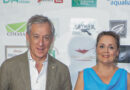 Javier López Martín, presidente de Eurocaja Rural, junto a la alcaldesa de La Puebla de Montalbán en el Festival Celestina.