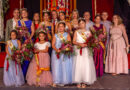 Fiestas de Cobisa, reinas y damas junto a las autoridades