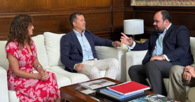 Los alcaldes de Toledo y Aranjuez reclaman más caudal para el Tajo y destacan la necesidad de proteger su ecosistema
