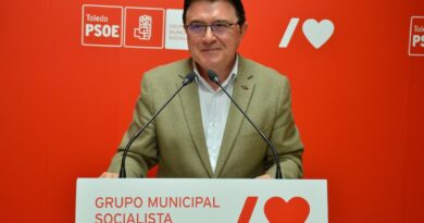 El PSOE reclama al alcalde el cumplimiento de la Ordenanza de Publicidad en el Casco Histórico ante el descontrol urbanístico