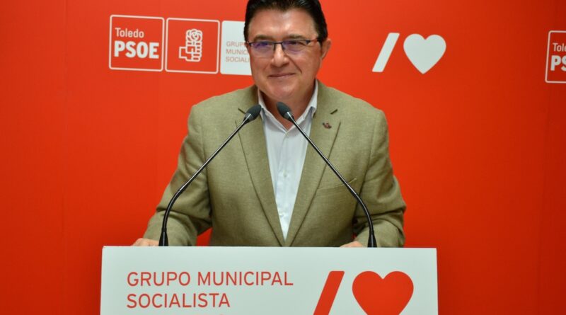 El PSOE reclama al alcalde el cumplimiento de la Ordenanza de Publicidad en el Casco Histórico ante el descontrol urbanístico