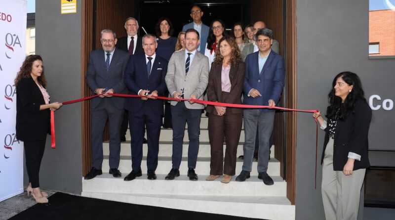 El Colegio Oficial de Gestores Administrativos inaugura sede en el Paseo de Bachilleres