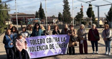 El Gobierno Municipal llama a la unidad en la concentración mensual contra la violencia de género, frente a la violencia machista tras el asesinato de cinco mujeres en octubre.