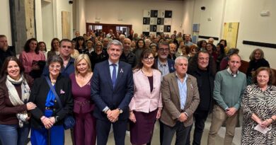 El Gobierno regional reconoce la labor solidaria de «Manos y Voces» en apoyo a mujeres con cáncer de mama