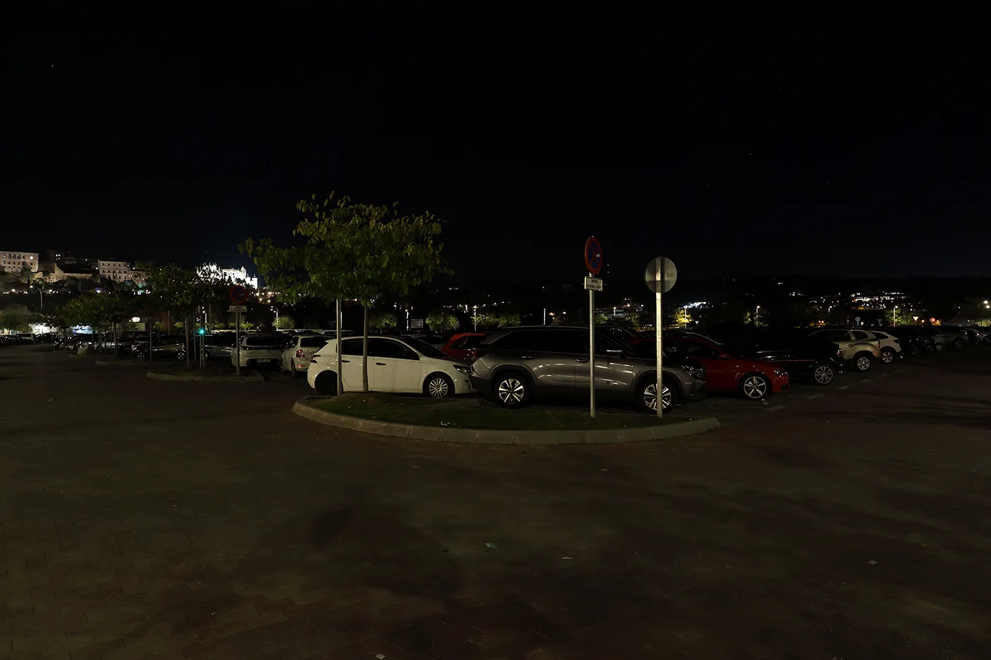 AparcamientoNoche2 copia