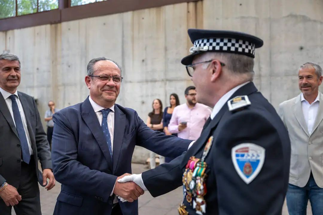 entrega condecoraciones policia clm 1