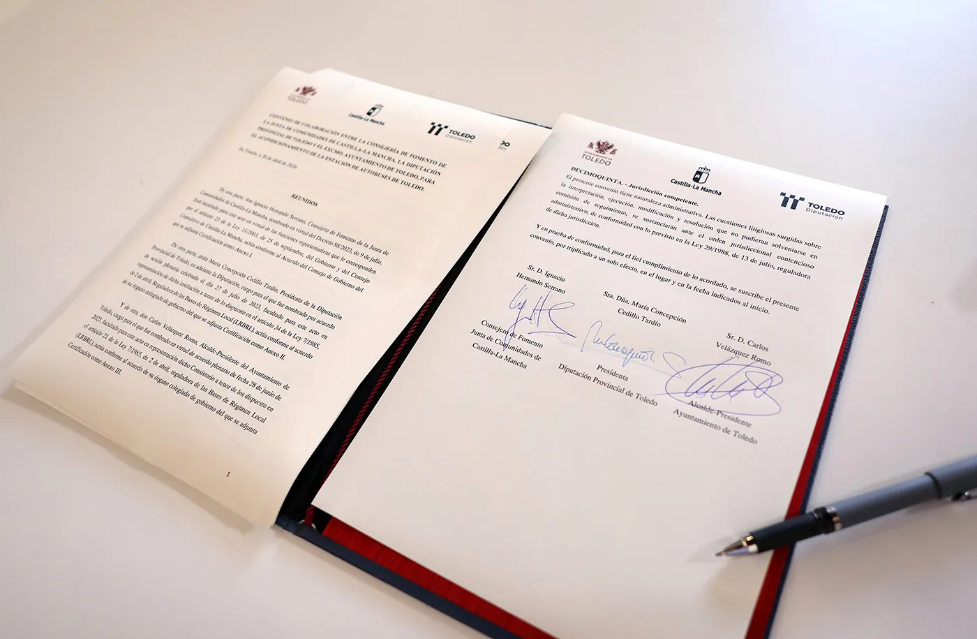 Firma del acuerdo para el acondicionamiento de la estación de autobuses de Toledo en el Salón Rico