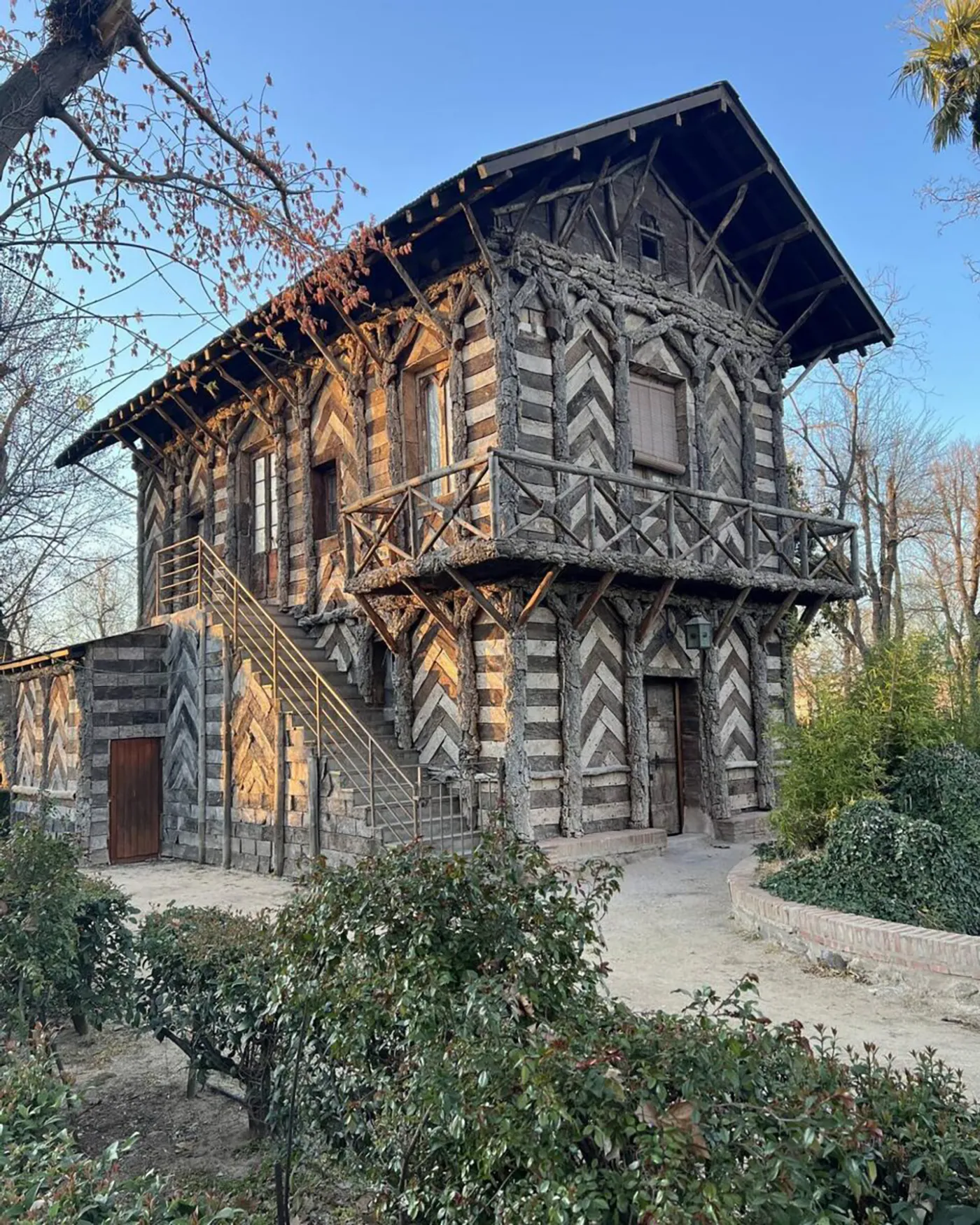 Fachada de la Casa de Corcho en el parque de la Vega de Toledo Fachada de la Casa de Corcho en el parque de la Vega de Toledo