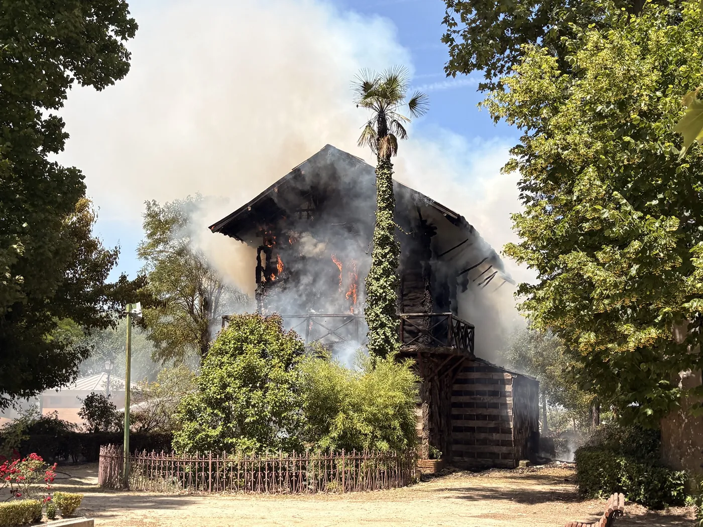 casa del corcho incendio 2